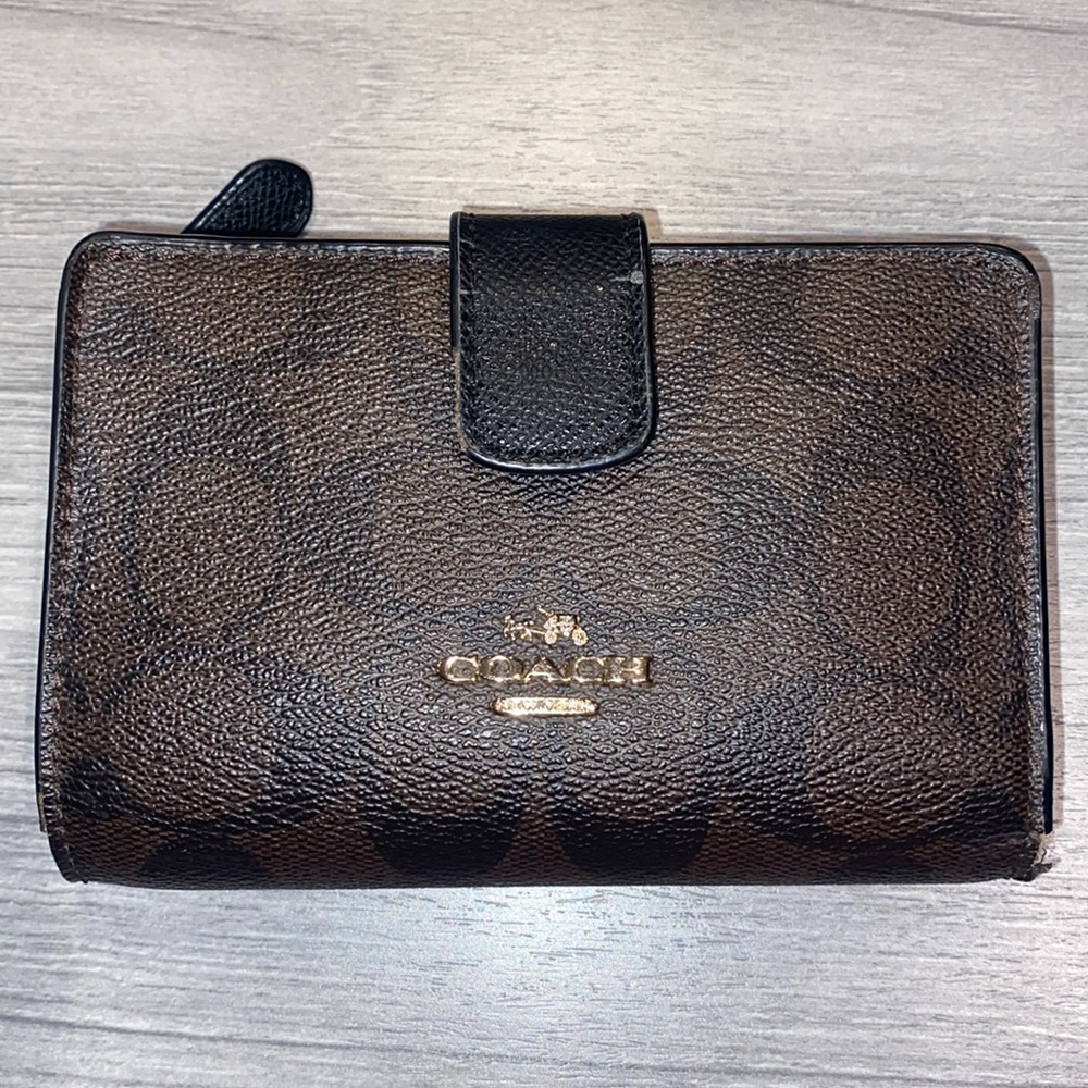 Coach wallet with FLAWS